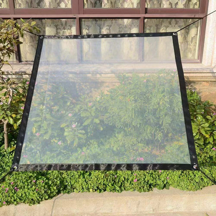 Bâche de jardin transparente et durable en PEHD pour abriter vos plantes et outils des intempéries. Protection efficace.