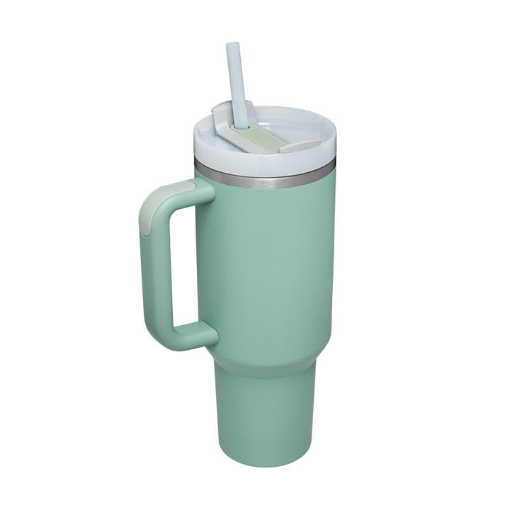Mug isotherme avec poignée, parfait pour votre café chaud ou eau froide au bureau.