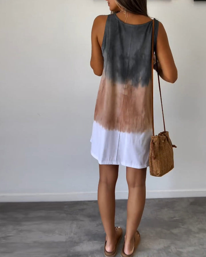 Robe femme estivale, coupe fluide et confortable, parfaite pour les journées chaudes ou les vacances.