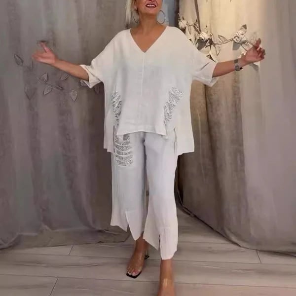Ensemble moderne femme 2 pièces printemps/été, composé d'un top à décolleté V et d'un pantalon fluide confortable.