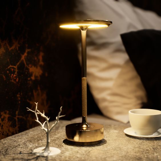 Design élégant de la lampe Glimmera sans fil, rechargeable et dimmable. Éclairage d'appoint intérieur moderne.