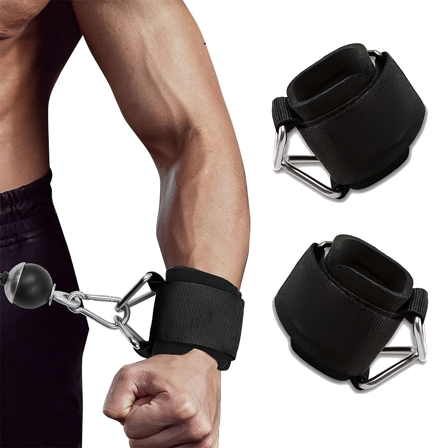 Athlète utilisant des sangles de poignet ajustables antidérapantes pour la musculation, optimisant sa performance.
