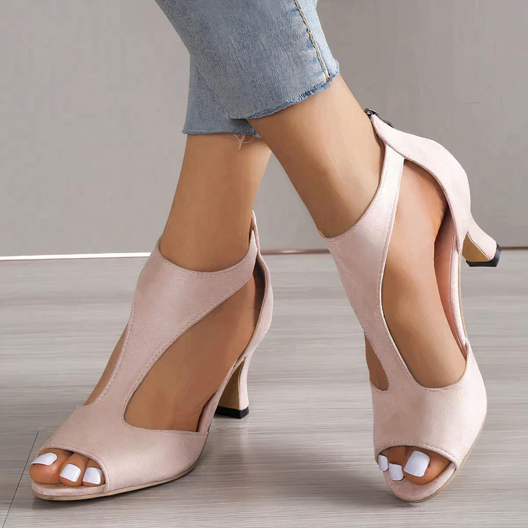 Sandales élégantes femme, talons confortables et design ajouré. Idéales pour la mode estivale chic et polyvalente.