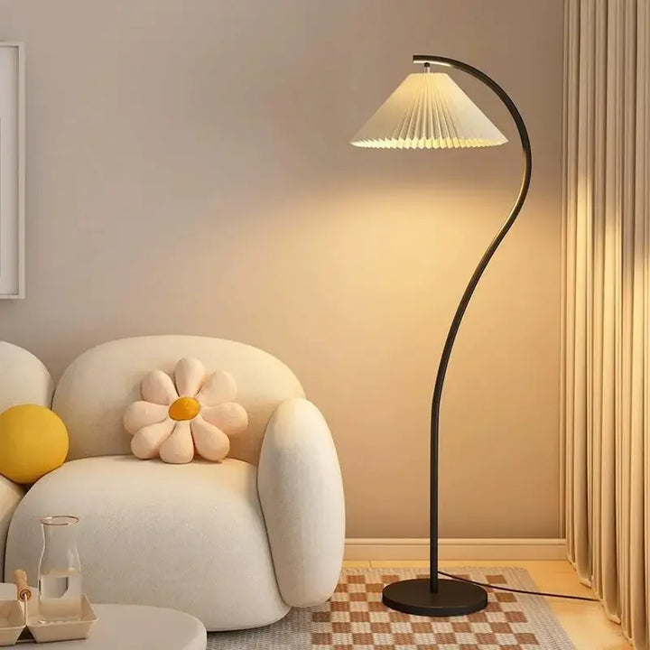 Éclairage intérieur LED moderne : lampe sur pied design élégant, parfaite pour salon ou bureau contemporain.