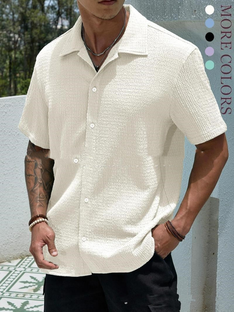 Chemise décontractée homme, manches courtes, pour un style moderne en été, idéale pour diverses occasions.