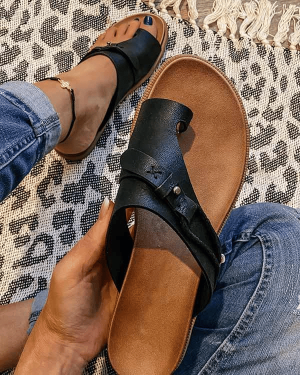 Découvrez les sandales Delia pour femmes, confortables, orthopédiques et casual. Soutien podologique pour l'été bien-être.