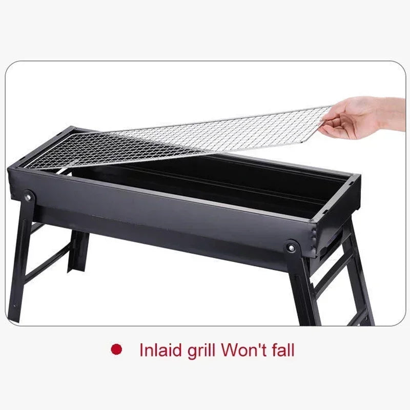 Robuste barbecue pliant en acier pour charbon, parfait pour des grillades durables en extérieur et camping.