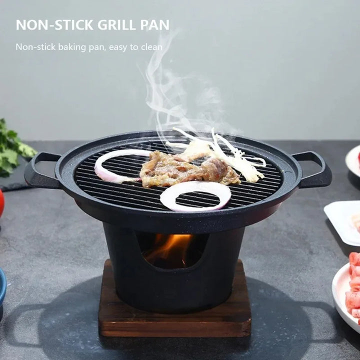 Barbecue japonais de table, style traditionnel, portable et compact, pour grillades maison ou pique-niques.