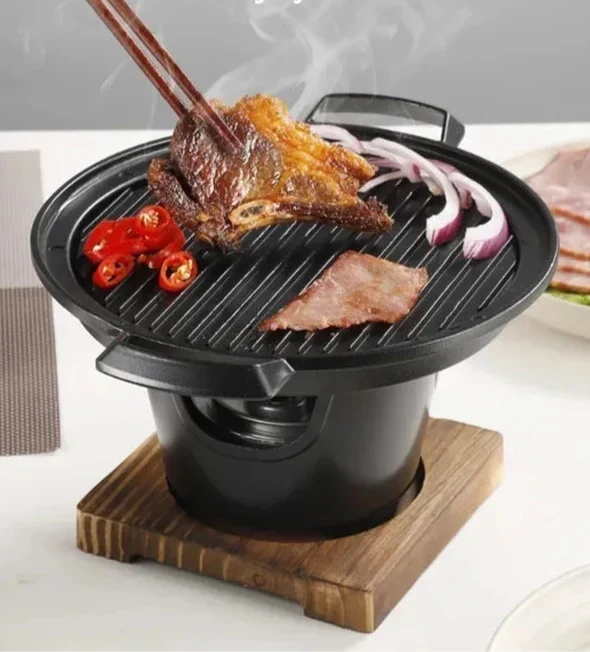 Barbecue de table japonais compact, idéal pour de petites grillades entre amis, portable et pratique.