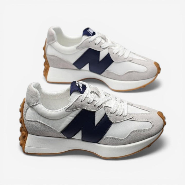 Chaussures sport élégantes pour femmes, bout pointu et semelle antidérapante. Style décontracté et adhérence fiable.
