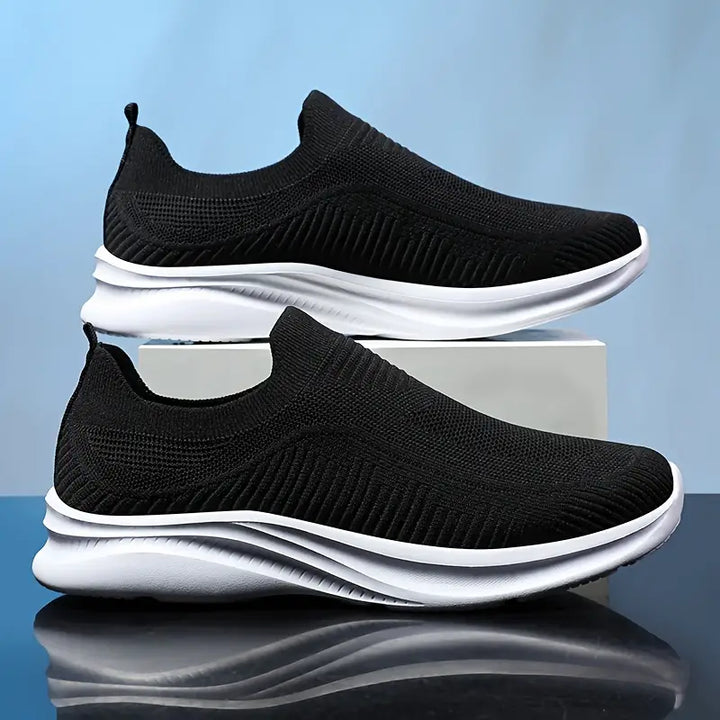 Textile respirant des chaussures de marche à enfiler, garantissant légèreté et confort pour homme et femme.