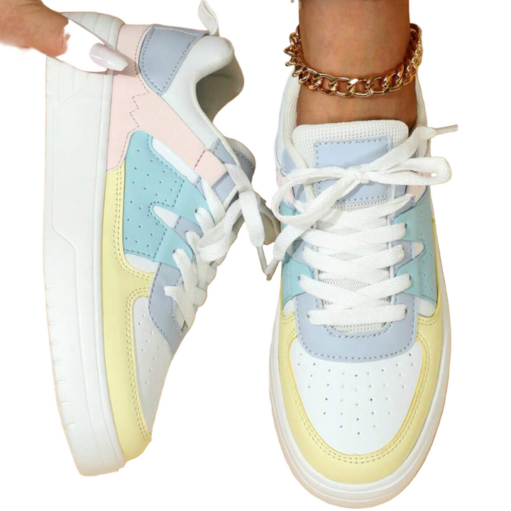 Baskets femme tendance à imprimé léopard et semelle douce, idéales pour le printemps-été.
