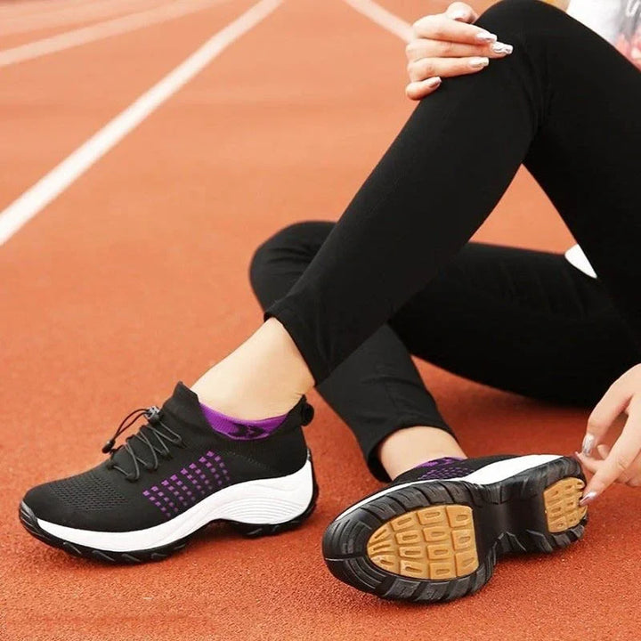 Baskets confortables femme, soutien ergonomique pour soulagement des pieds, idéales longues marches.