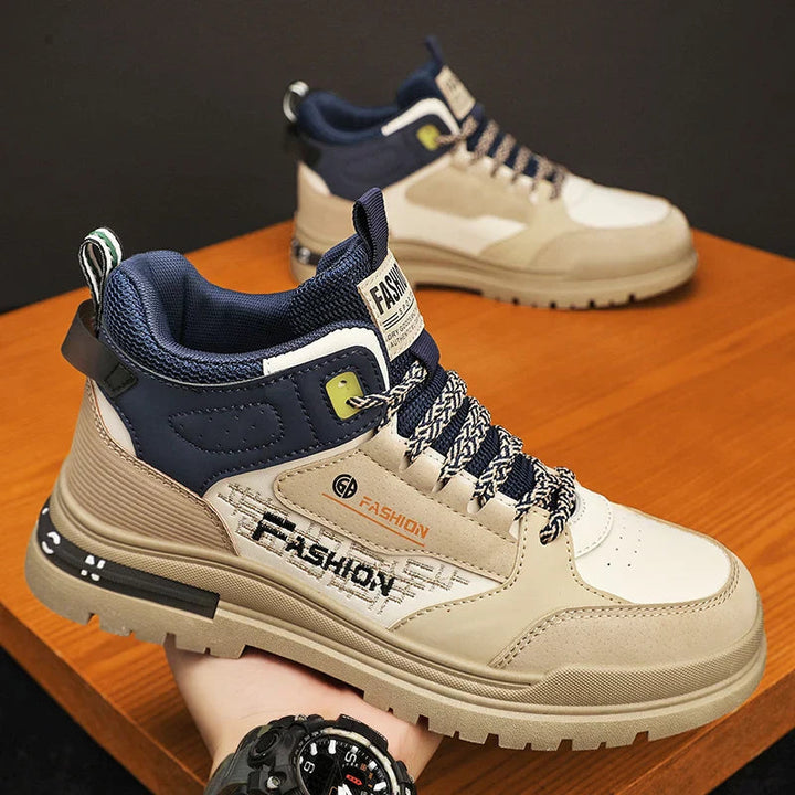 Maintien cheville des baskets montantes homme orthopédiques. Conception robuste pour confort et stabilité.