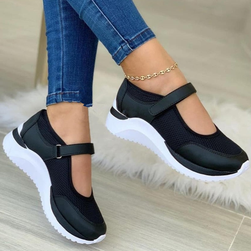 Chaussures orthopédiques femme avec soutien plantaire avancé, idéales pour soulagement douleur et marche quotidienne.