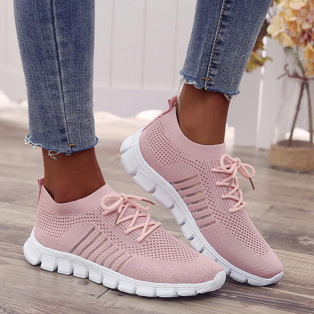 Chaussures orthopédiques pour femmes, offrant soutien et confort pour les pieds sensibles.