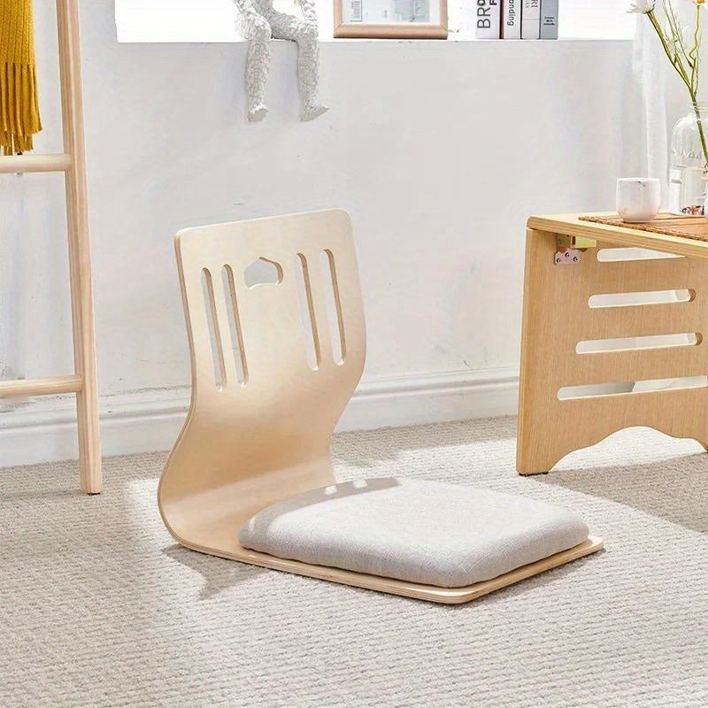 Chaise au sol Zaisu minimaliste en bois de bouleau, style japonais pour un espace zen.