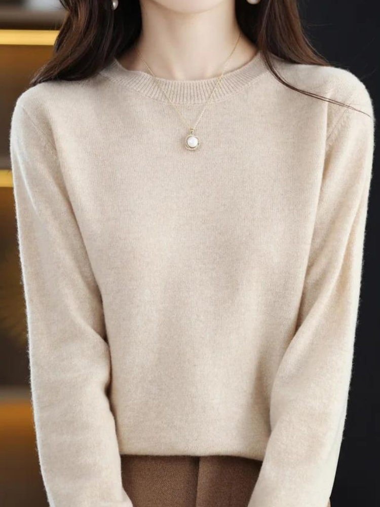 Pull femme moderne, élégant et confortable, idéal pour l'hiver et l'automne.