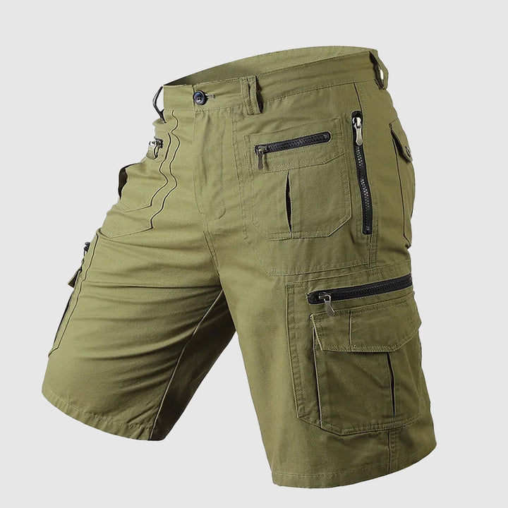 Bermuda homme casual, style cargo, multi-poches parfait pour l'aventure urbaine.