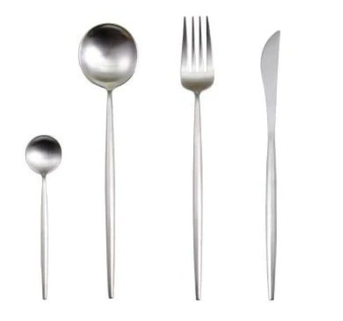 Couverts de luxe or brillant 24 pièces, acier inoxydable, pour un dîner raffiné.