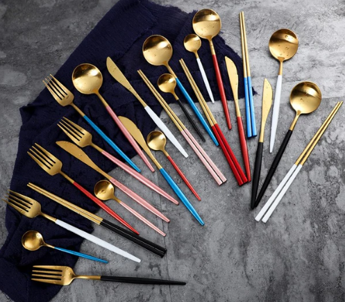 Couverts de cuisine et table 24 pièces, acier inoxydable, pour toute occasion.