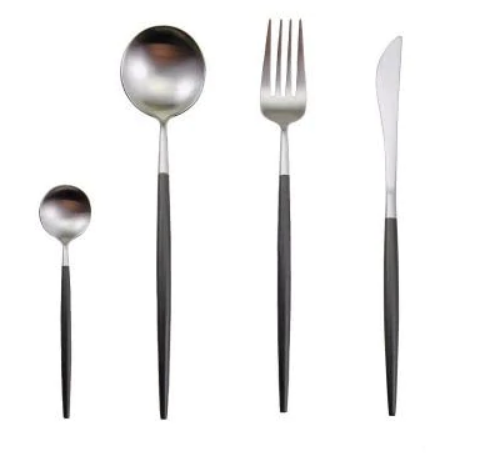 Couverts élégants 24 pièces en inox, style contemporain pour toute vaisselle.