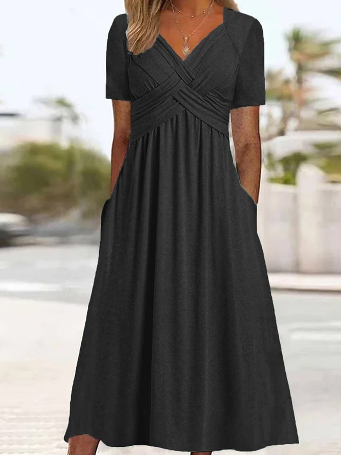 Robe fluide d'été femme, couleur unie, col V. Style décontracté et élégant pour la mode féminine.