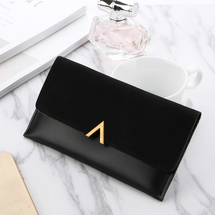 Portefeuille long femme élégant, accessoire de mode parfait pour l'organisation quotidienne.