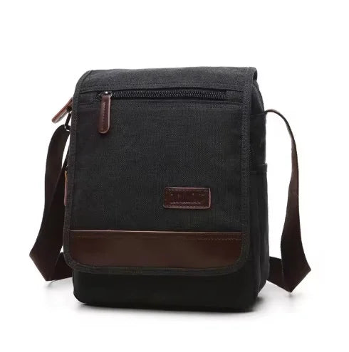 Modèle unisexe du sac à bandoulière en toile durable, parfait pour les escapades et l'organisation quotidienne.