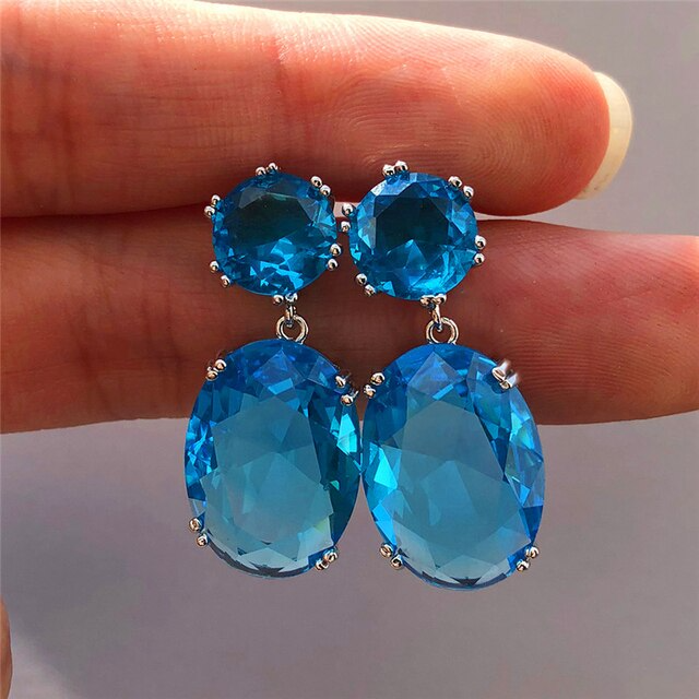 Boucles d'oreilles ovales élégantes pour femmes, bijoux de mode intemporels, parfaites pour toute occasion.