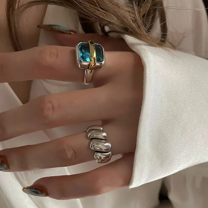 Bague femme en argent 925 avec zircon bleu carré. Bijou réglable, élégant et hypoallergénique.