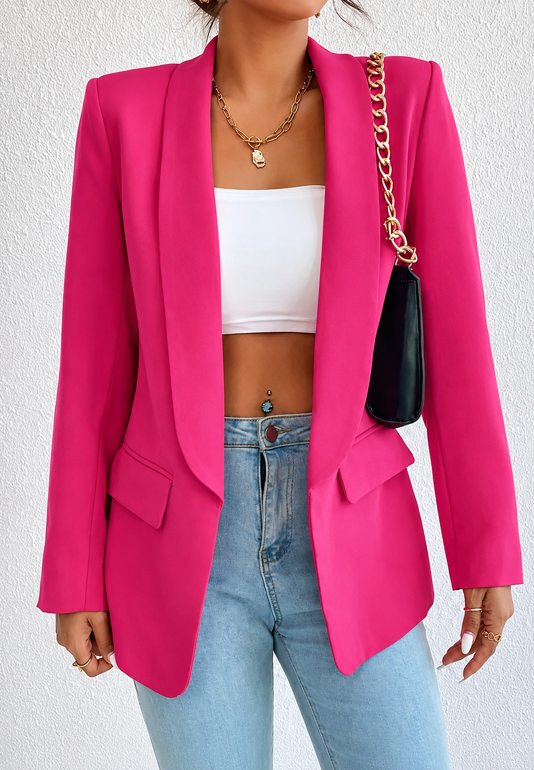 Veste blazer femme chic coupe droite. Détail revers élégant, parfait pour mode bureau et style automne décontracté.