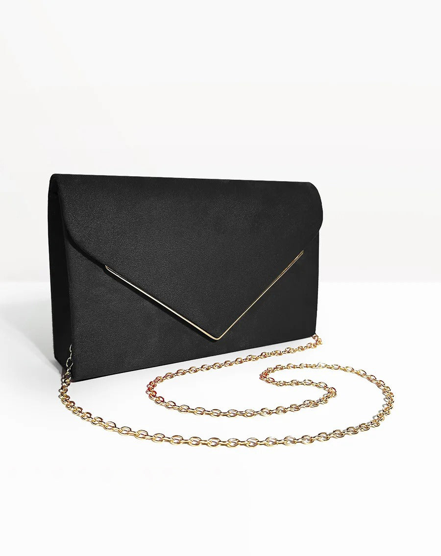 Pochette tendance velours aspect daim, accessoire indispensable pour soirée glamour.