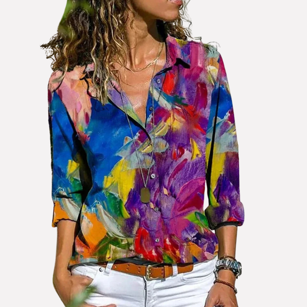 Vêtement fluide femme, blouse élégante pour l'été, manches courtes, confort et style classique décontracté.