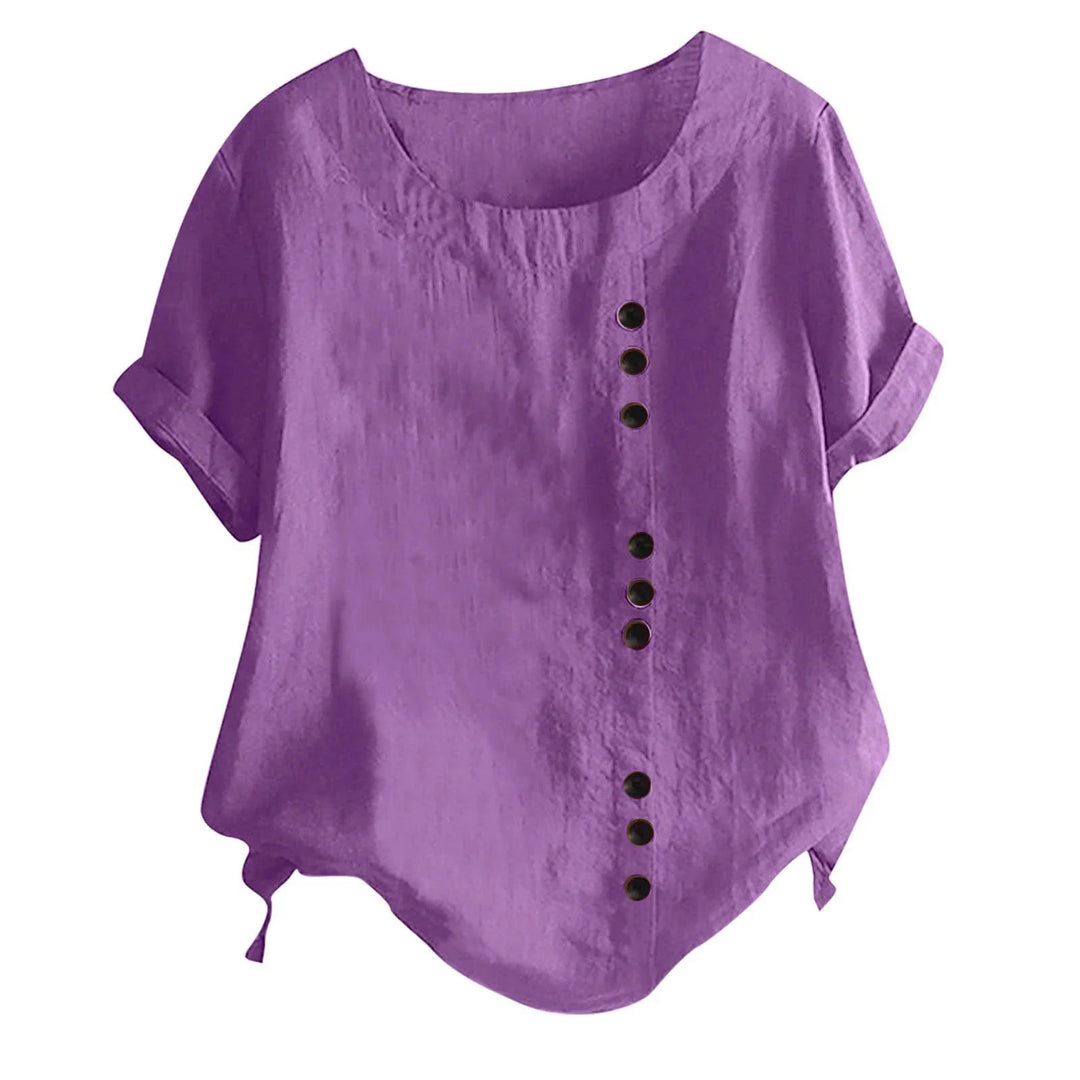 Blouse femme moderne et chic, à boutons asymétriques, manches courtes, idéale pour un look élégant et décontracté au bureau.