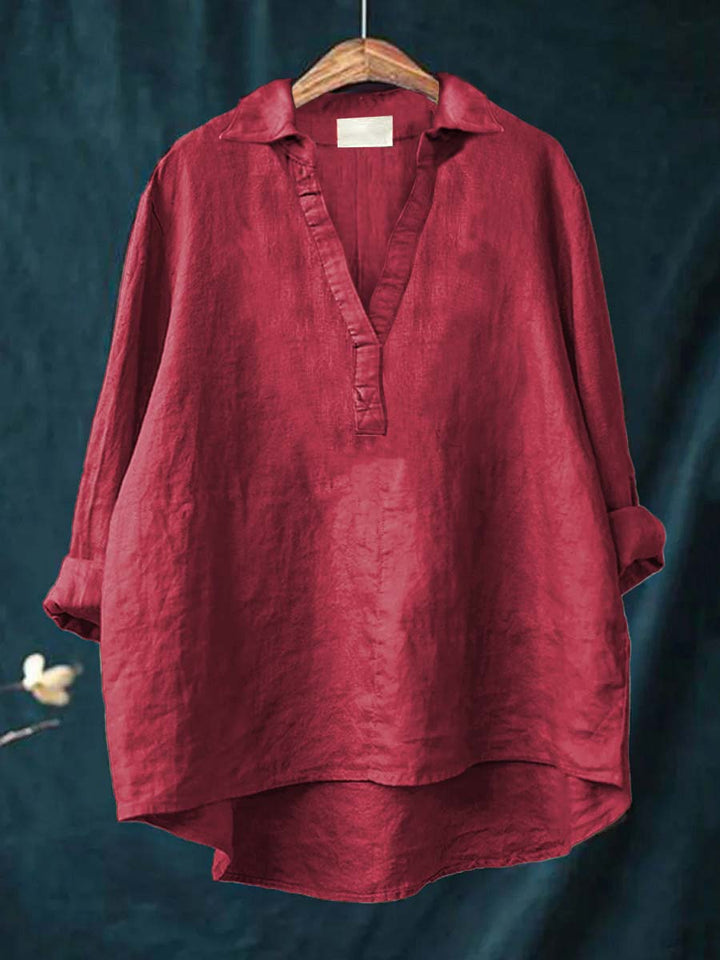 Blouse femme confortable et stylée. Style décontracté avec motif artistique. Vêtement femme tendance.
