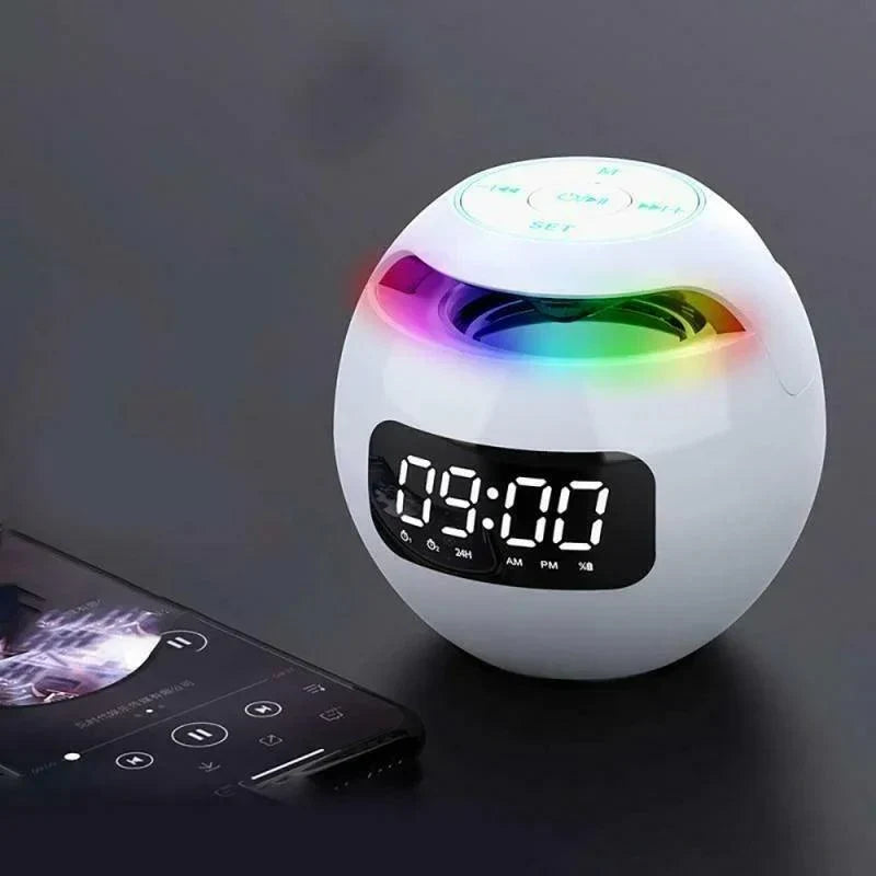 Lumière dynamique LED et réveil design. Créez une ambiance unique dans votre chambre avec ce haut-parleur Bluetooth moderne.