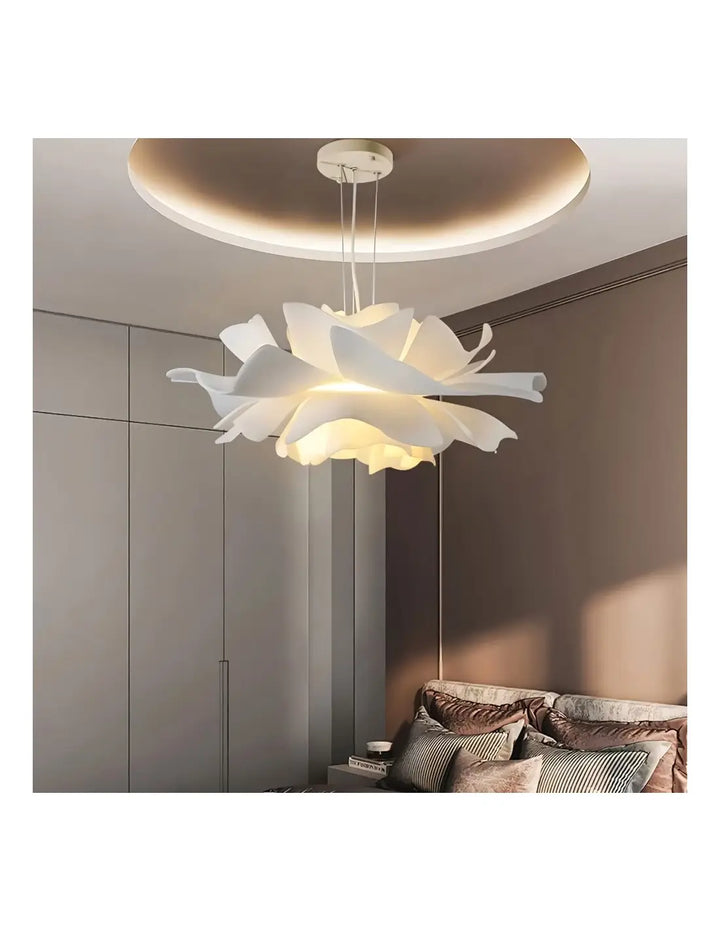 Lampe de plafond florale nordique en acrylique, offrant un éclairage chaleureux pour une décoration moderne.