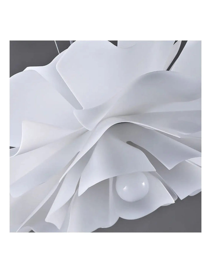 Luminaire design nordique floral en acrylique, idéal pour créer une ambiance chaleureuse dans votre intérieur.