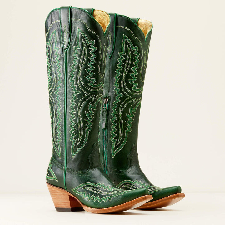 Bottes femme style western, brodées, tige haute pour l'automne-hiver. Chaussures cow-boy mode et confortables.