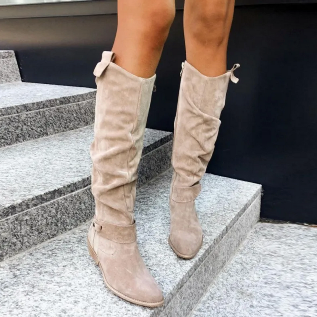 Bottines femme beige tendance à talon confortable pour un style élégant au quotidien, idéales automne-hiver.