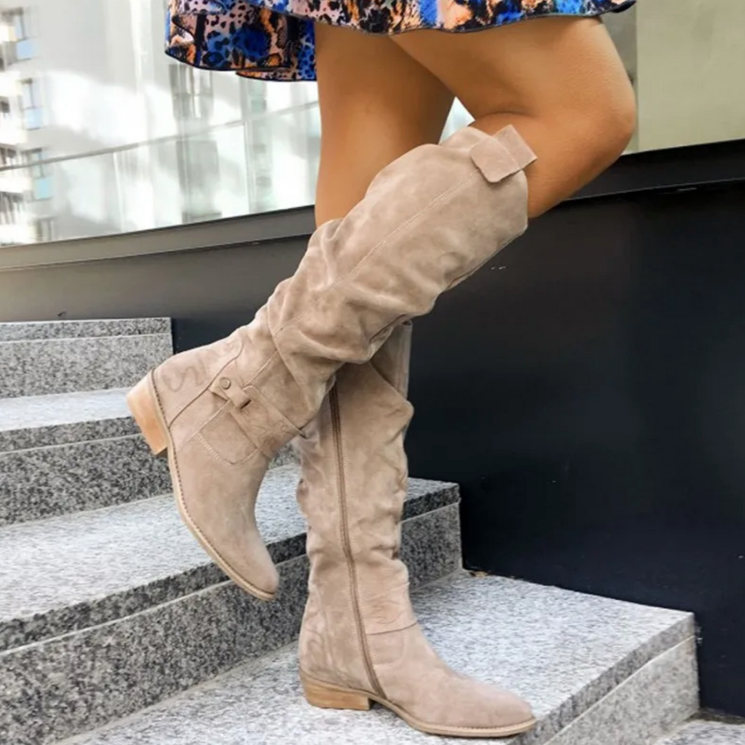 Chaussures bottines femme chics et polyvalentes, couleur beige, parfaites pour la mode automne-hiver avec confort.