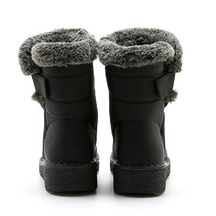 Bottes d'hiver femme mode, portées avec confort. Parfaites pour la neige, chaudes et stylées.