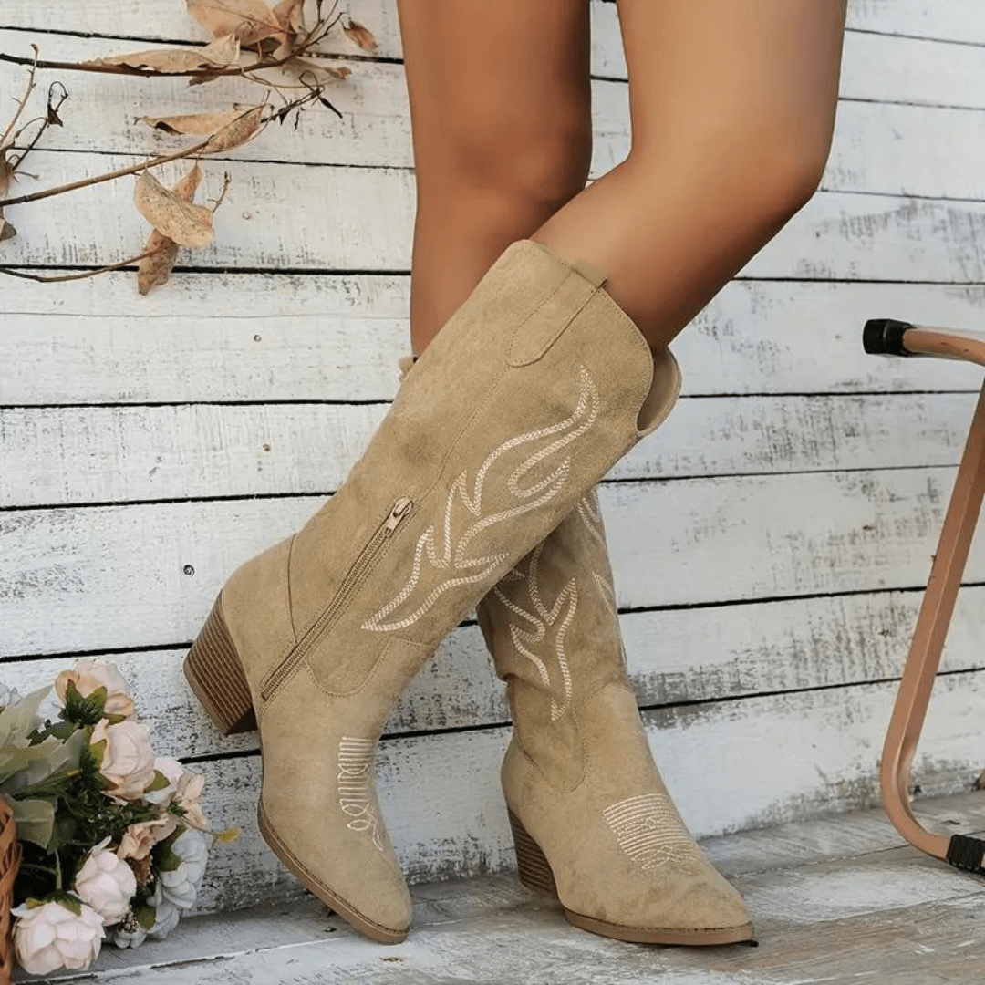 Élégantes bottes cowboy femme Sloan pour un look western chic. Chaussures confortables pour la mode quotidienne.