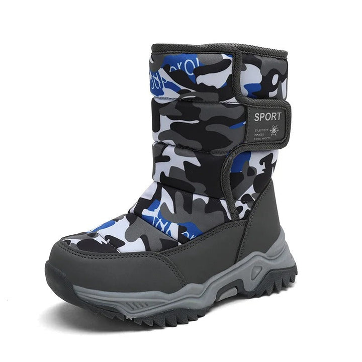 Chaussures d'hiver enfant, imperméables et anti-dérapantes, offrant chaleur et sécurité dans la neige.