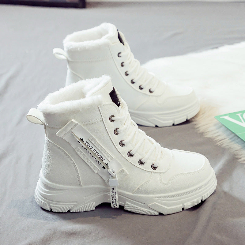Bottes hiver femme thermiques, imperméables et confortables. Faciles à enfiler grâce à la fermeture éclair.