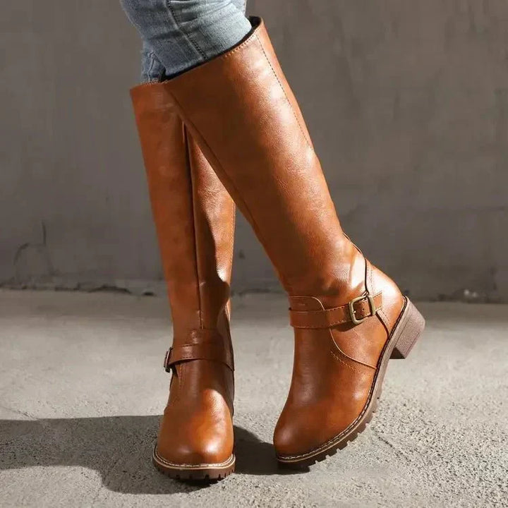 Bottes hautes élégantes pour femmes, parfaites pour la mode automne-hiver, alliant style et confort.