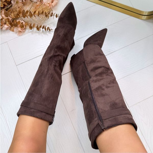 Chaussures d'hiver: bottes femmes à talon bloc, offrant une élégance confortable et une hauteur genou flatteuse.