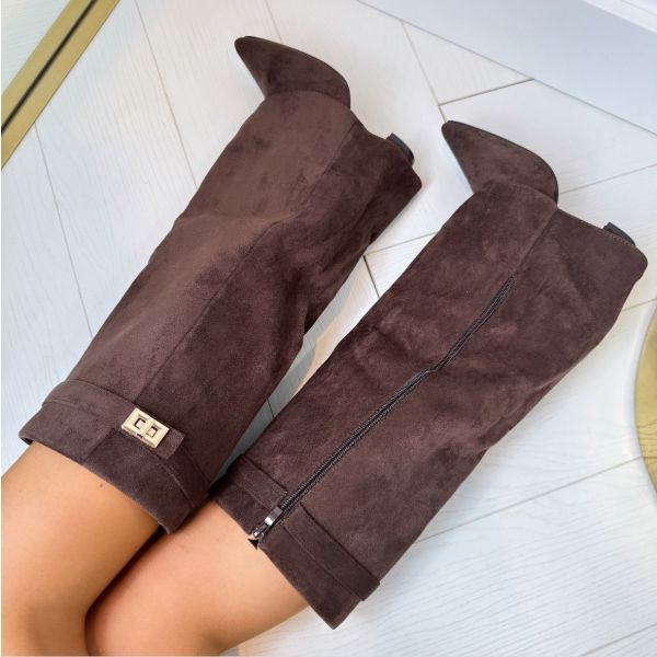 Magnifiques bottes hautes pour femmes, avec talon bloc, un choix élégant et polyvalent pour vos tenues.