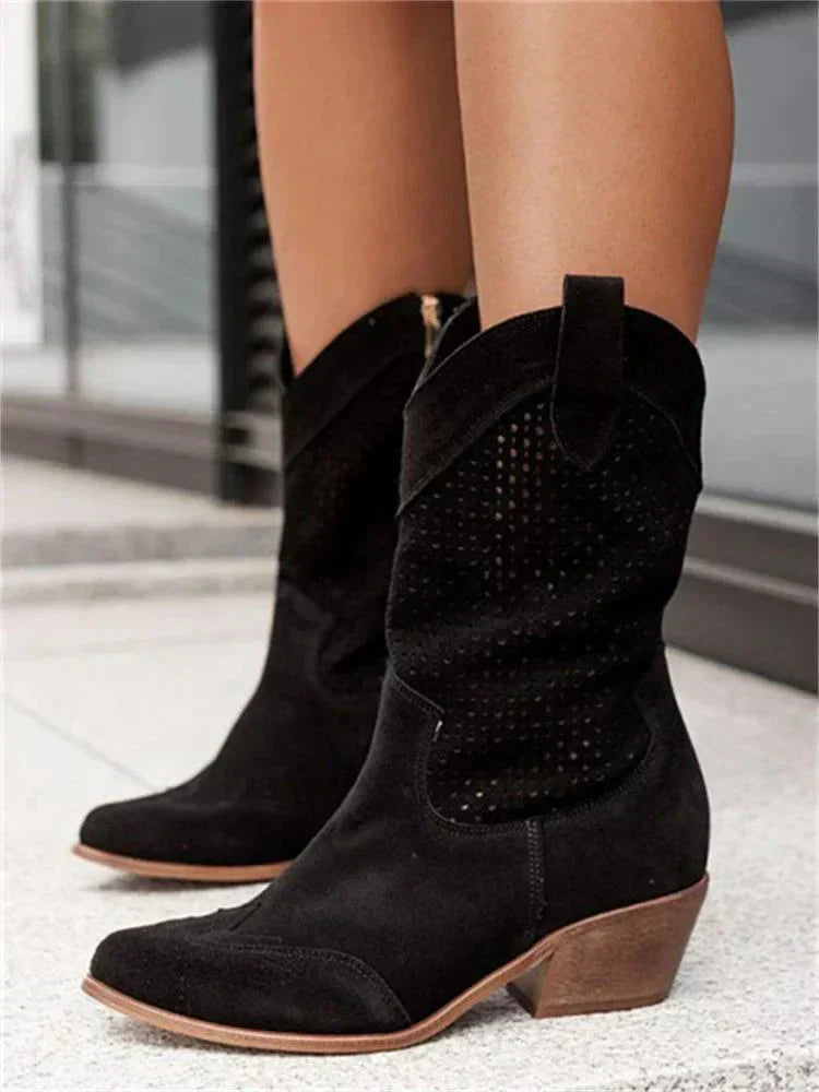 Chaussures western femme perforées, offrant un confort respirant optimal pour l'été et les festivals.